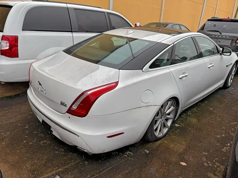 2013 JAGUAR XJ   
