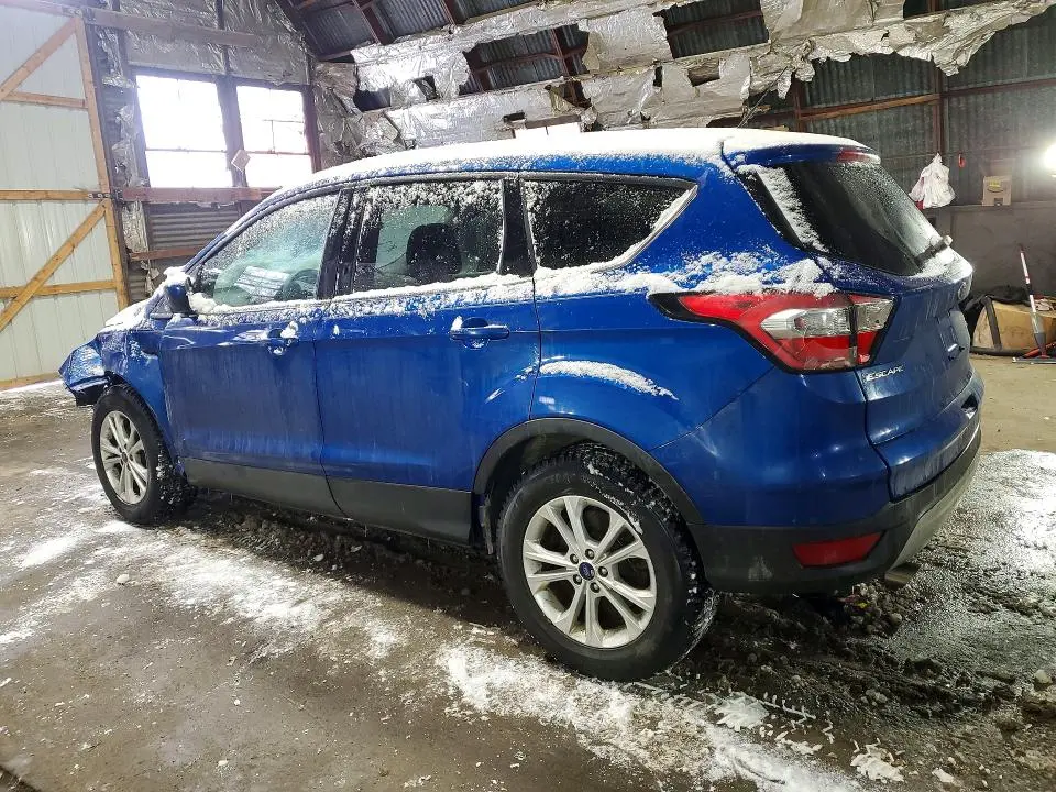 2017 FORD ESCAPE SE  