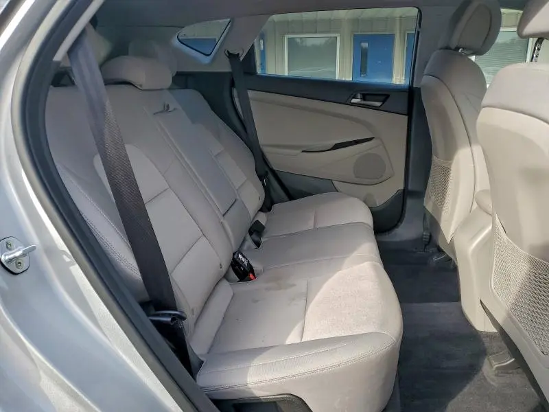 2018 HYUNDAI TUCSON SE  