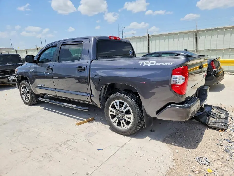 2018 TOYOTA TUNDRA CREWMAX SR5  