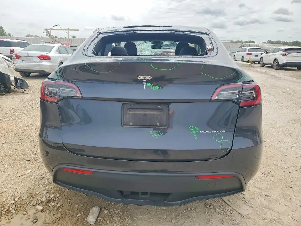 2024 TESLA MODEL Y   