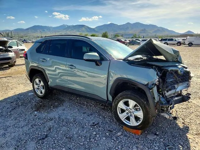 2021 TOYOTA RAV4 XLE  