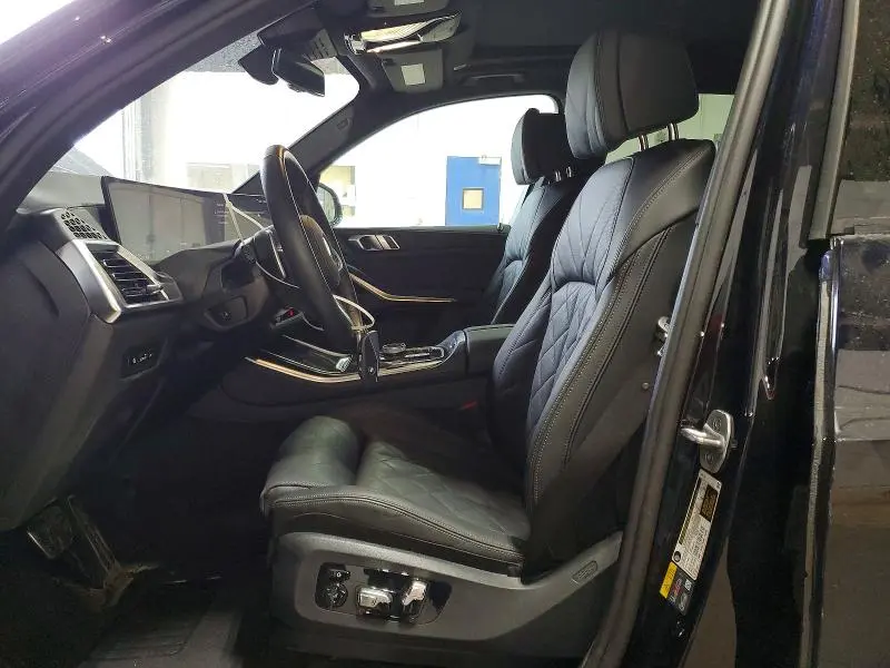 2025 BMW X5 XDRIVE50E  