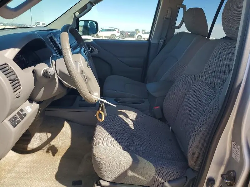 2016 NISSAN FRONTIER SV  