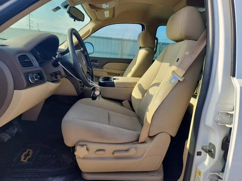 2010 CHEVROLET SUBURBAN C1500 LS  