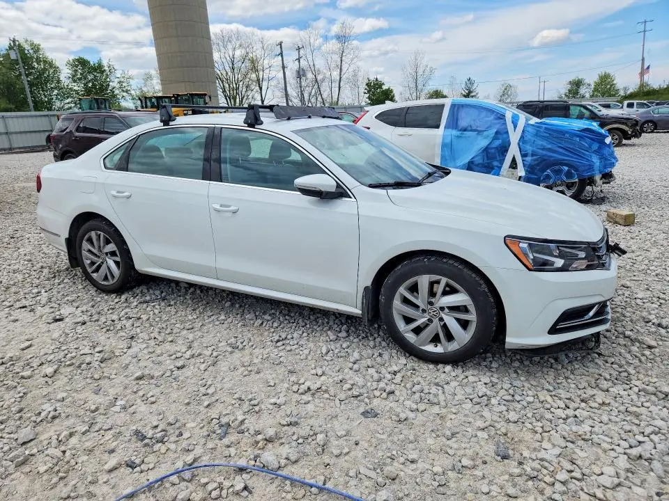 2018 VOLKSWAGEN PASSAT SE  