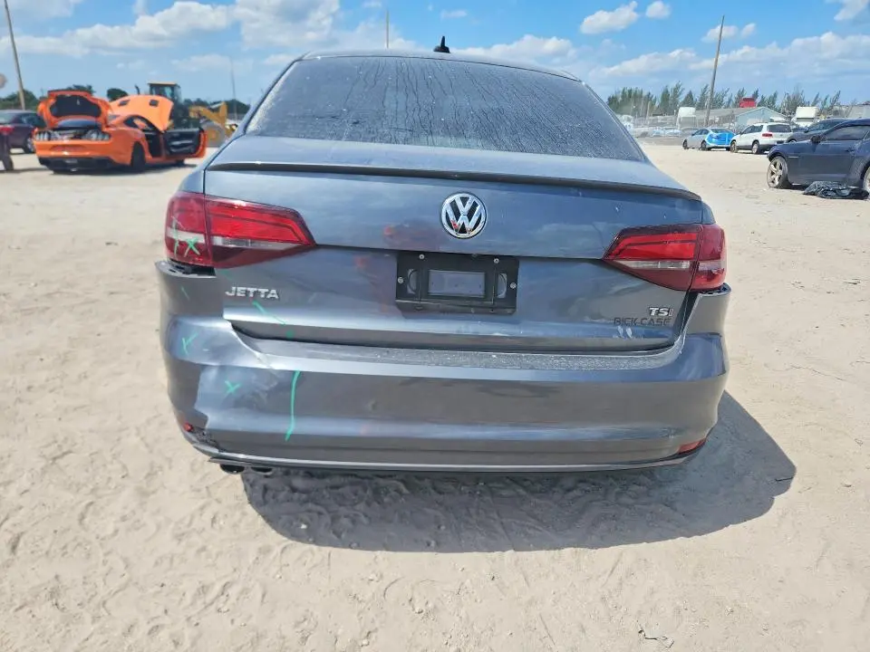 2016 VOLKSWAGEN JETTA SPORT  