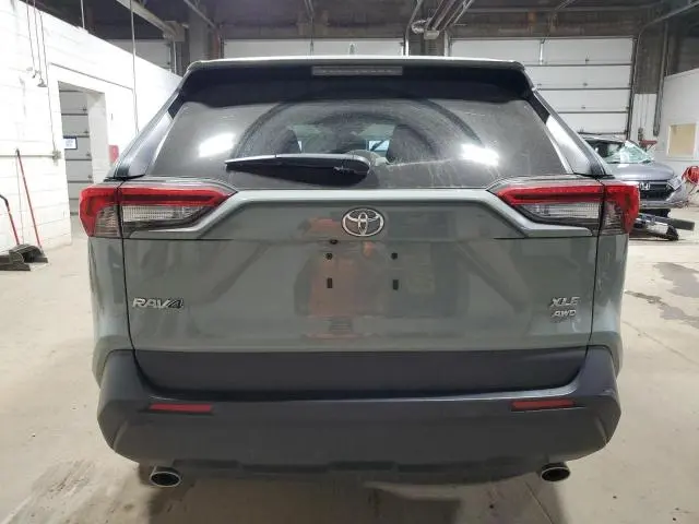 2022 TOYOTA RAV4 XLE  