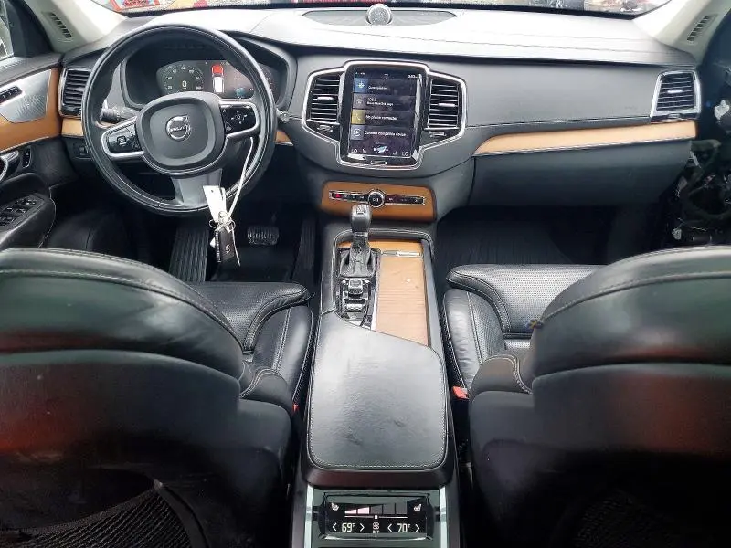 2016 VOLVO XC90 T6  