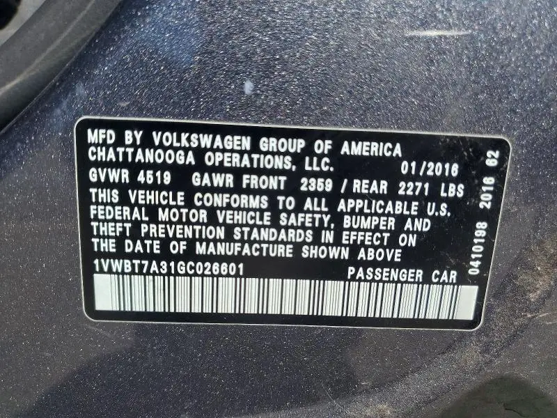 2016 VOLKSWAGEN PASSAT SE  