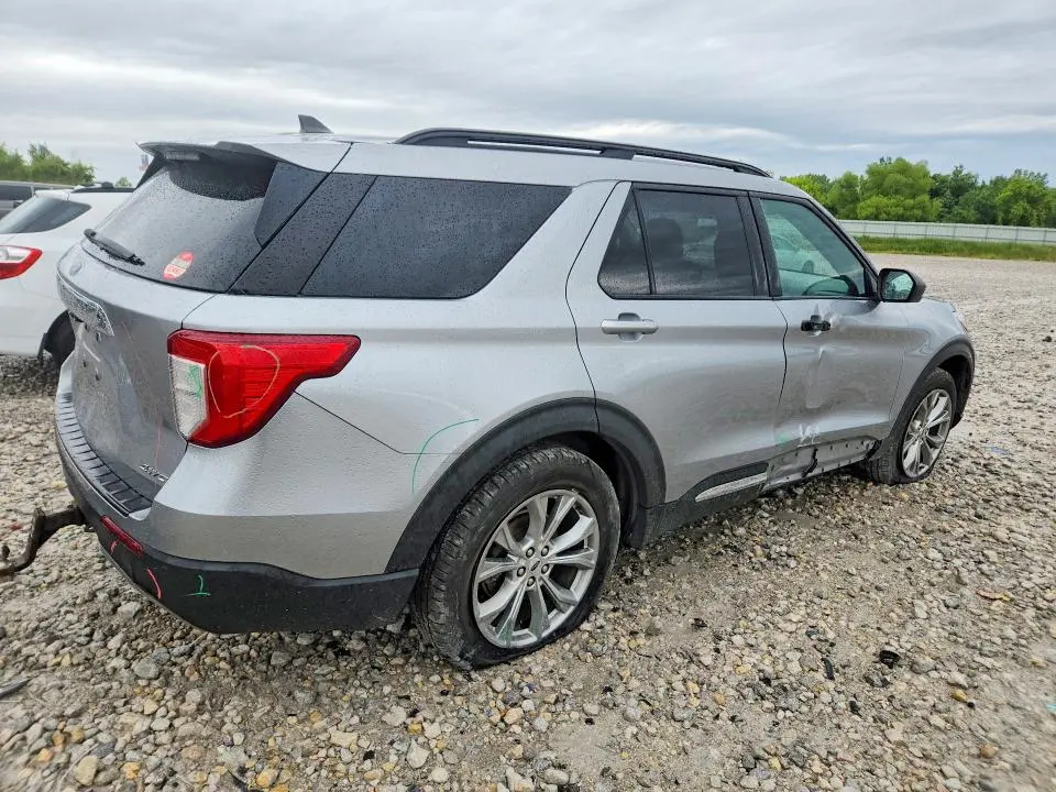 2021 FORD EXPLORER XLT  