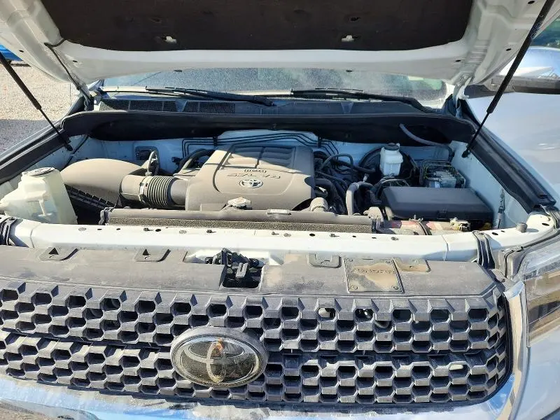 2018 TOYOTA TUNDRA CREWMAX SR5  