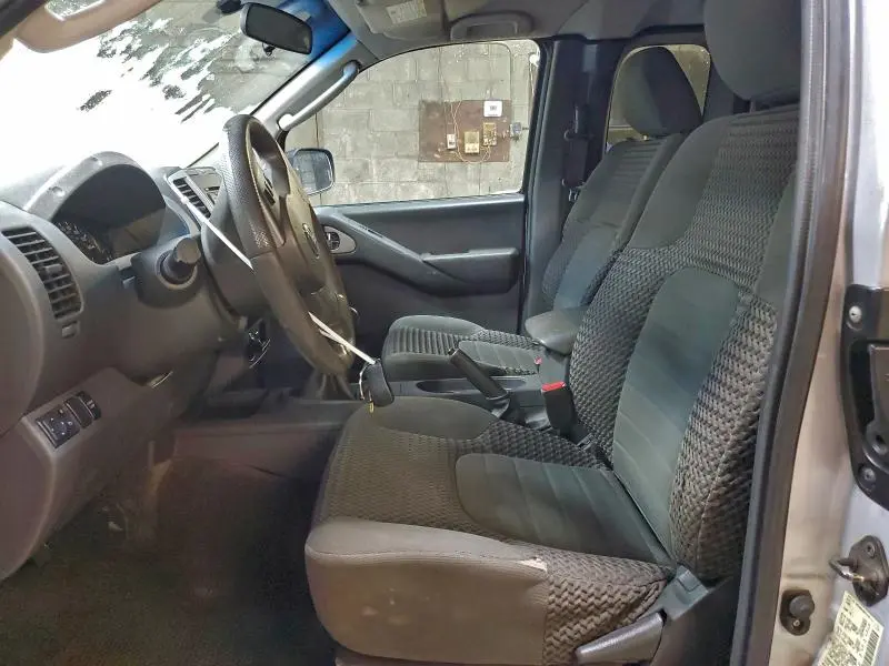 2010 NISSAN FRONTIER KING CAB SE  