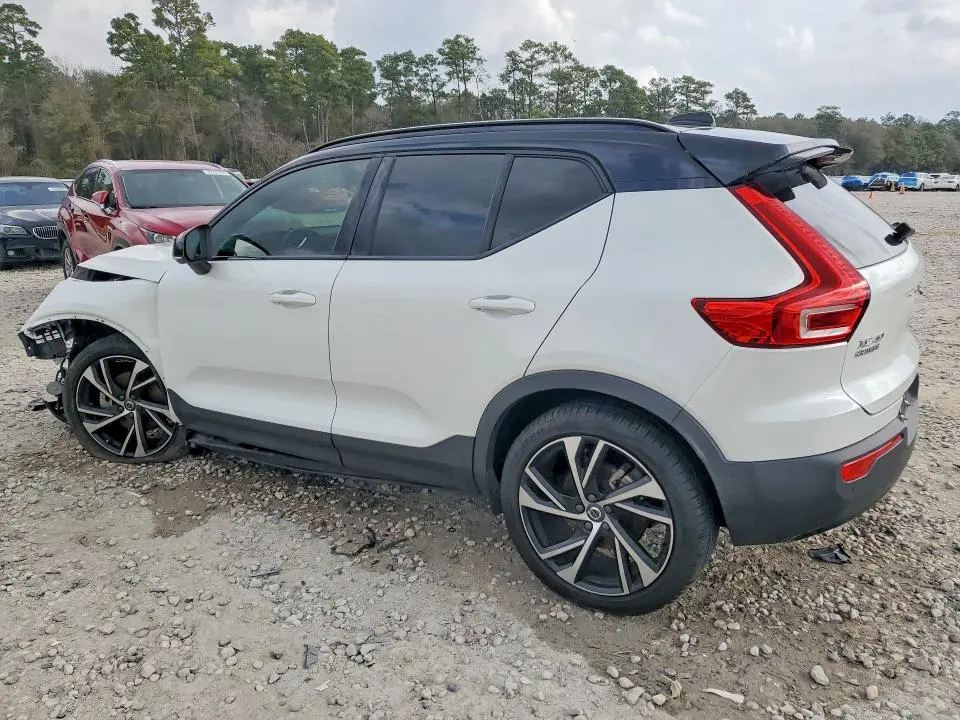 2021 VOLVO XC40 T5 R-DESIGN  