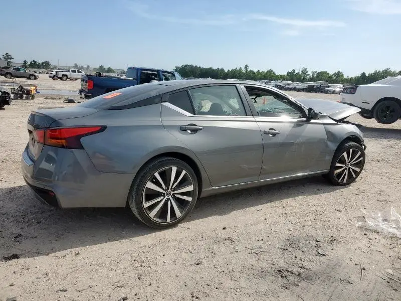 2022 NISSAN ALTIMA SR  