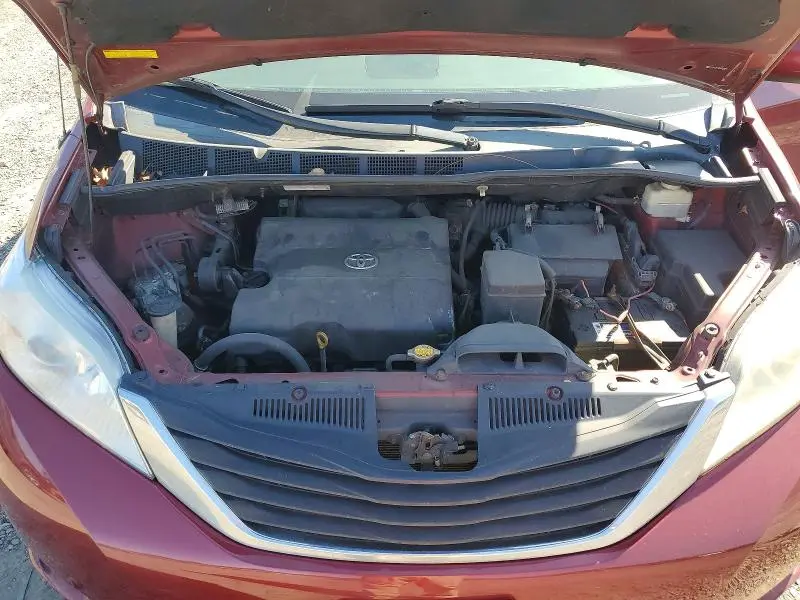 2011 TOYOTA SIENNA LE 8-PASSENGER  