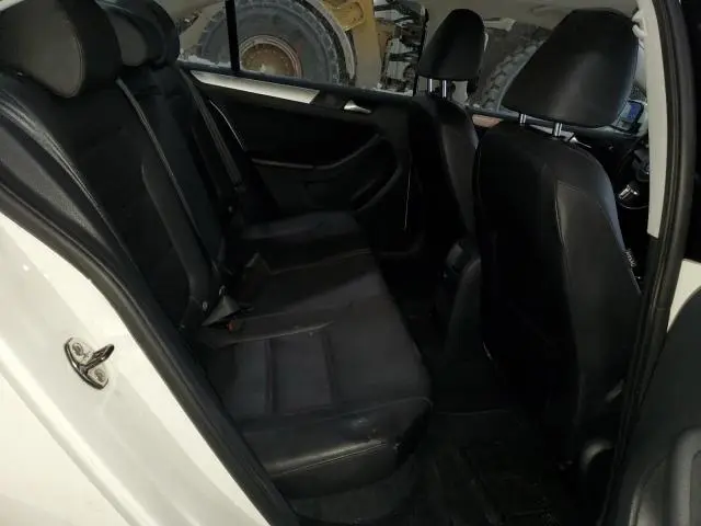 2013 VOLKSWAGEN JETTA SE  