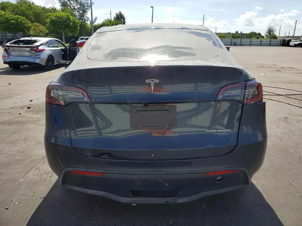 2025 TESLA MODEL Y   