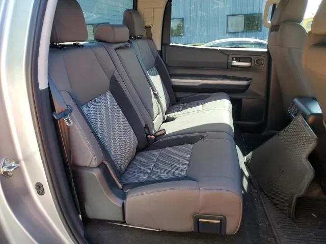 2018 TOYOTA TUNDRA CREWMAX SR5  