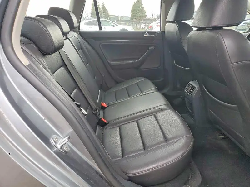 2010 VOLKSWAGEN JETTA SE  