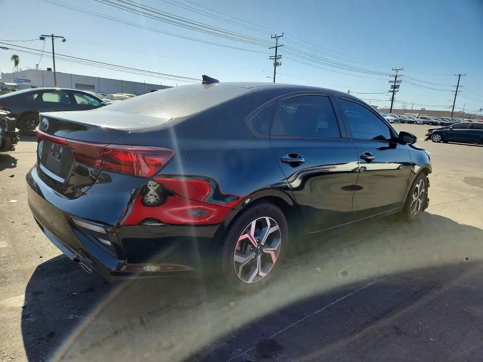2021 KIA FORTE LXS  
