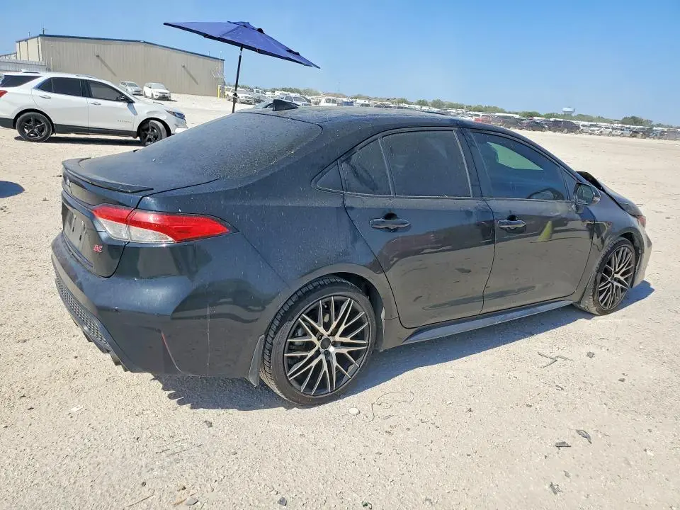 2021 TOYOTA COROLLA SE  