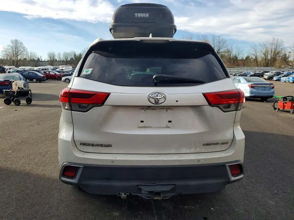 2018 TOYOTA HIGHLANDER LIMITED PLATINUM  