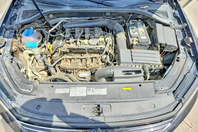 2017 VOLKSWAGEN PASSAT SE  