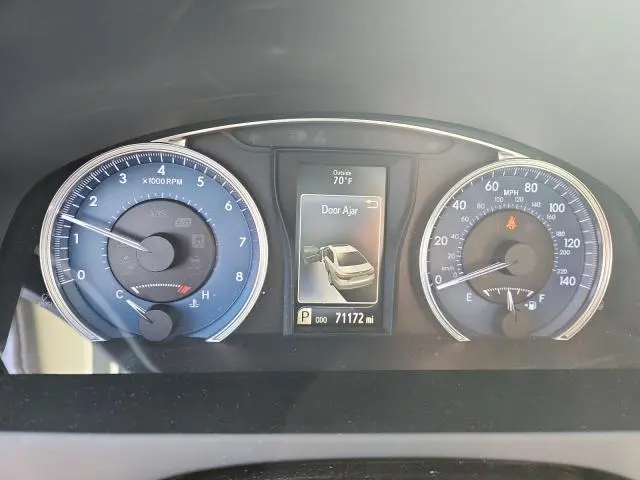 2016 TOYOTA CAMRY LE  