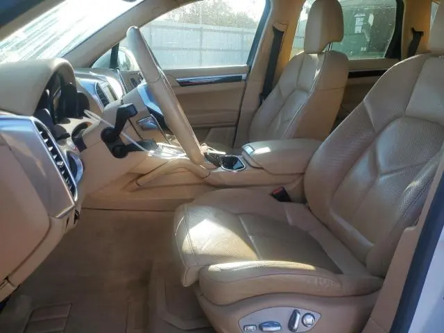 2016 PORSCHE CAYENNE   