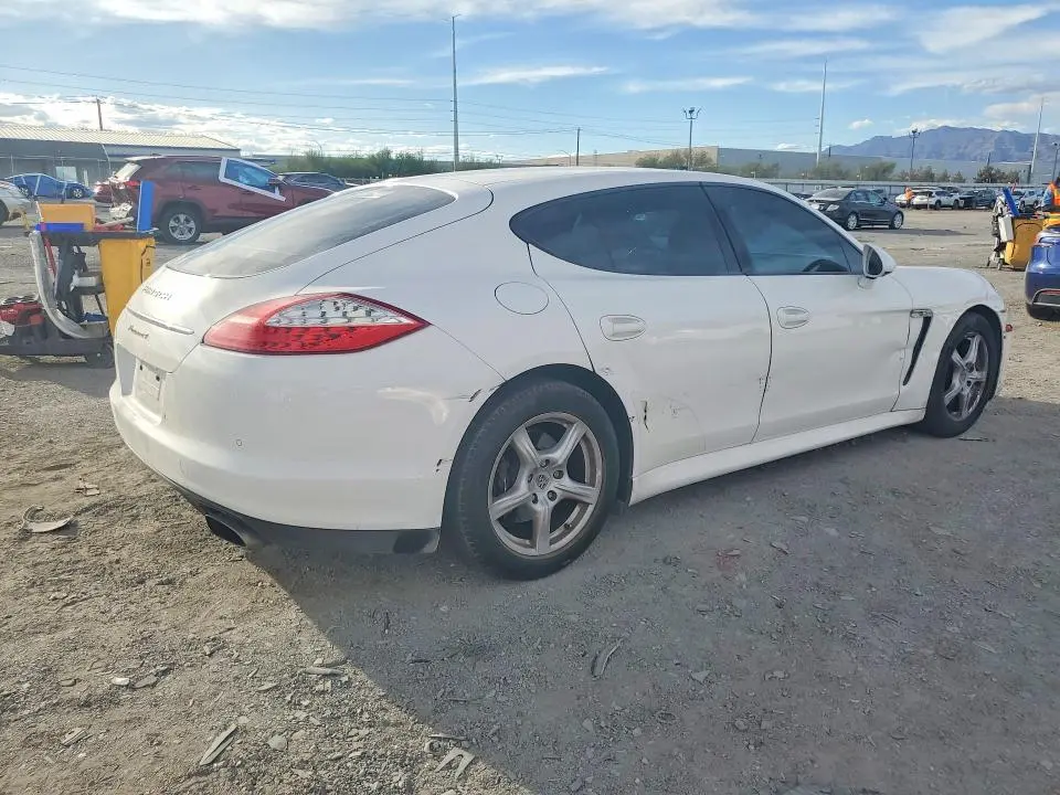 2011 PORSCHE PANAMERA 2  