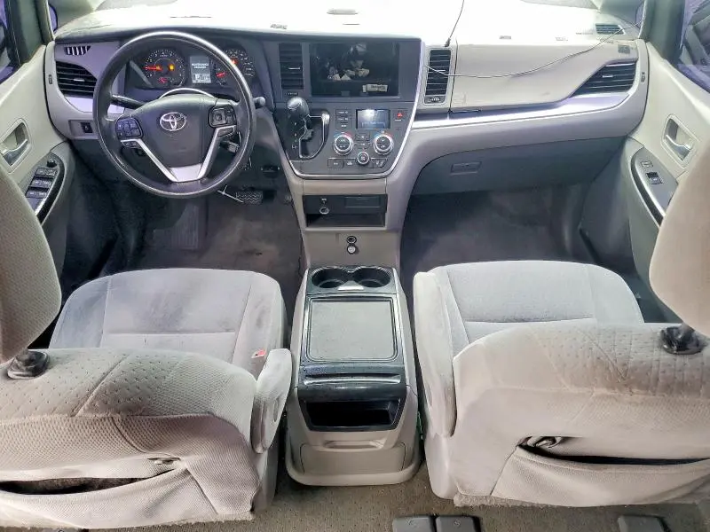 2015 TOYOTA SIENNA LE  