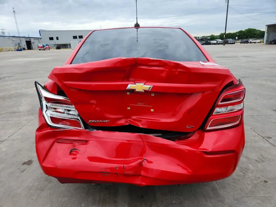 2019 CHEVROLET SONIC LT  