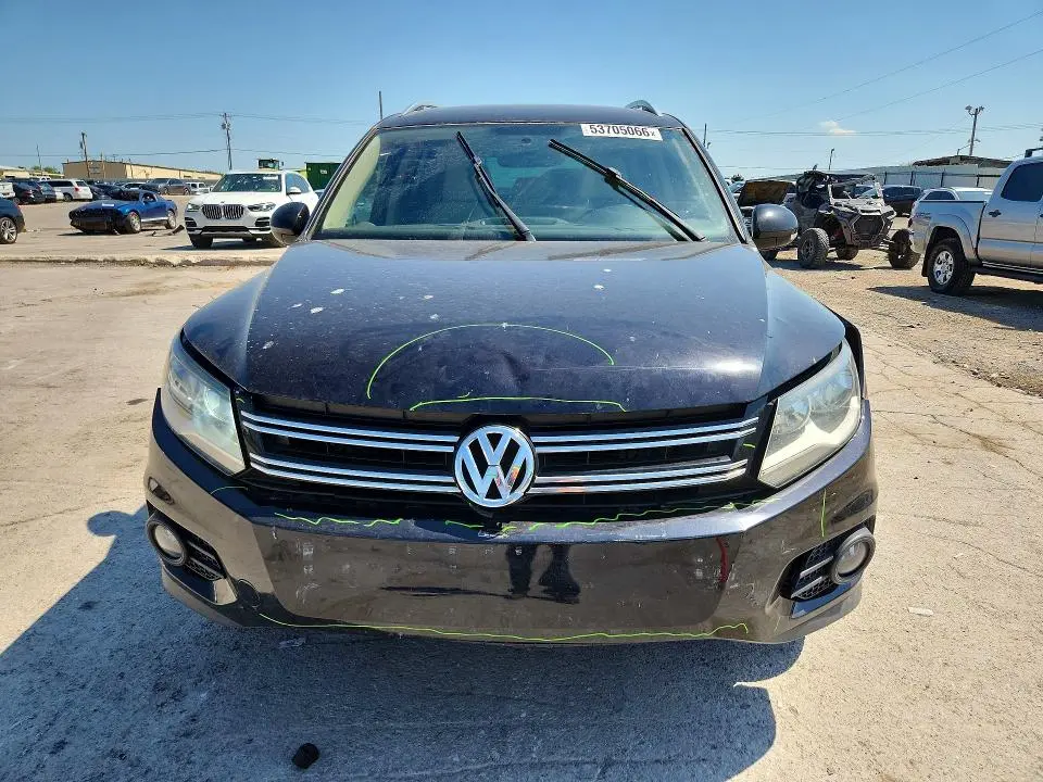 2013 VOLKSWAGEN TIGUAN S  