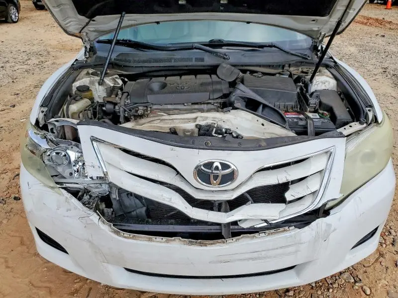 2011 TOYOTA CAMRY LE  