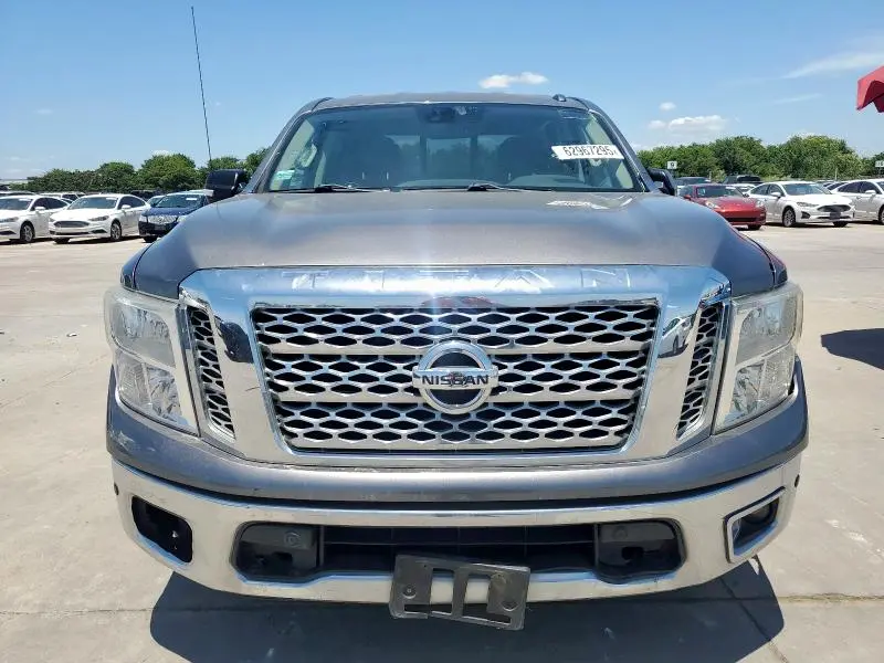 2017 NISSAN TITAN SV  
