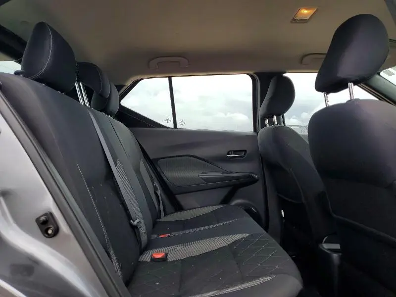 2019 NISSAN KICKS SV  