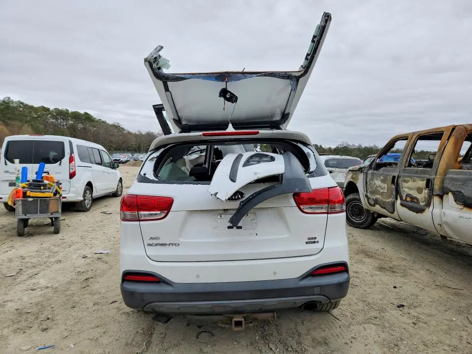 2017 KIA SORENTO LX  
