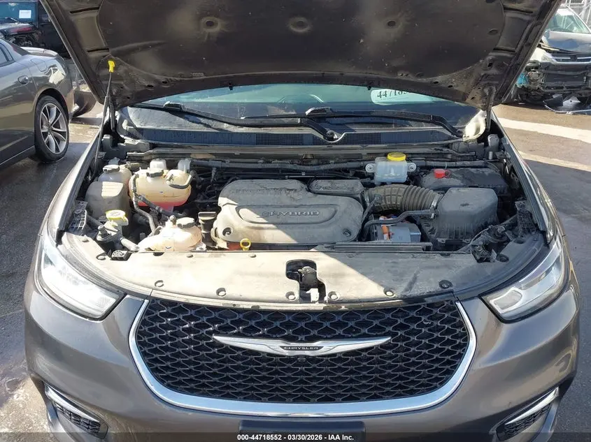 2022 CHRYSLER PACIFICA HYBRID TOURING L