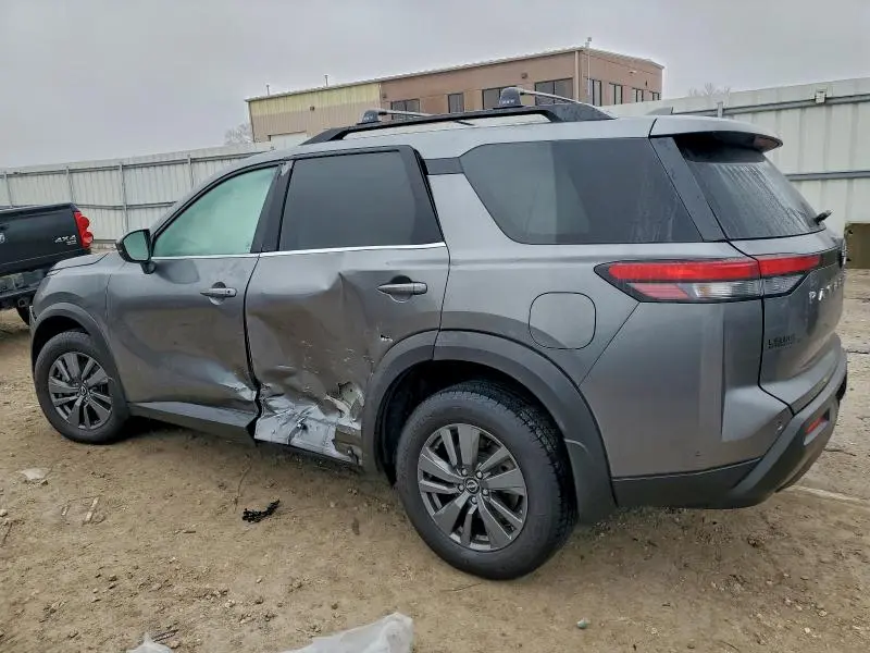 2022 NISSAN PATHFINDER SV  