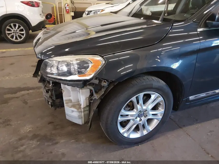2015 VOLVO XC60  