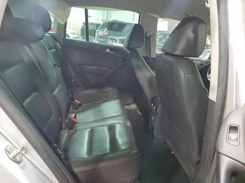 2014 VOLKSWAGEN TIGUAN S  