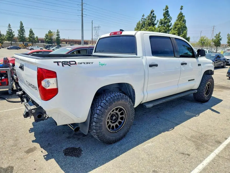 2021 TOYOTA TUNDRA CREWMAX SR5  