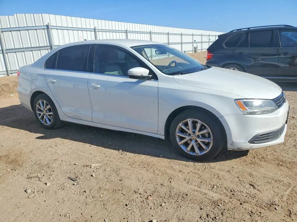 2014 VOLKSWAGEN JETTA SE  