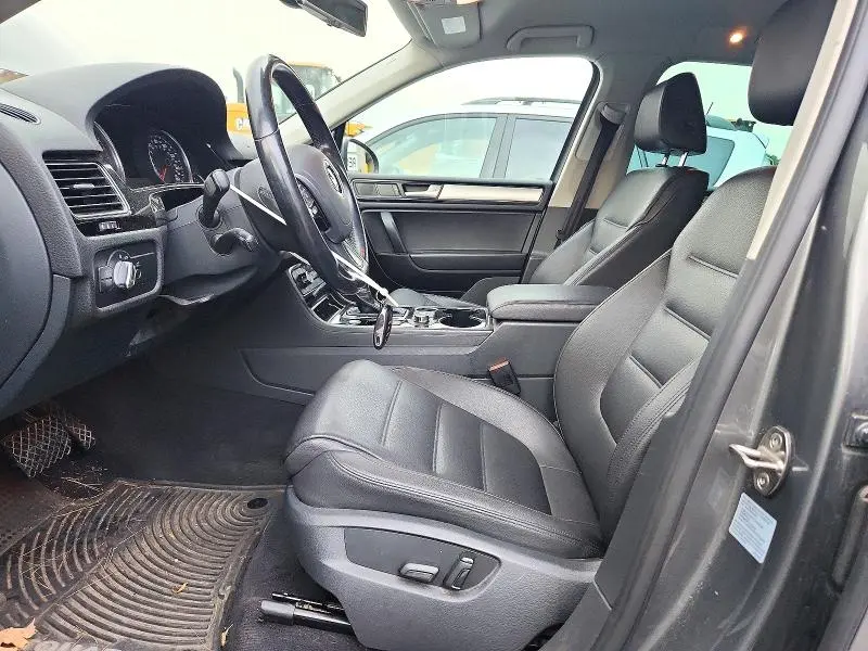 2014 VOLKSWAGEN TOUAREG V6  