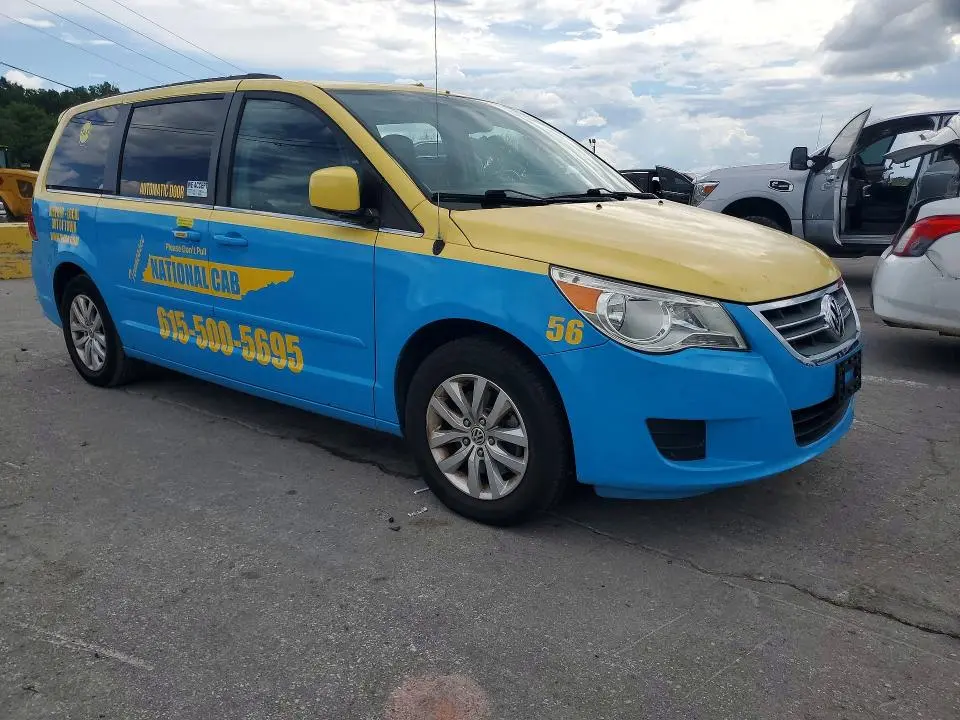 2013 VOLKSWAGEN ROUTAN SE  