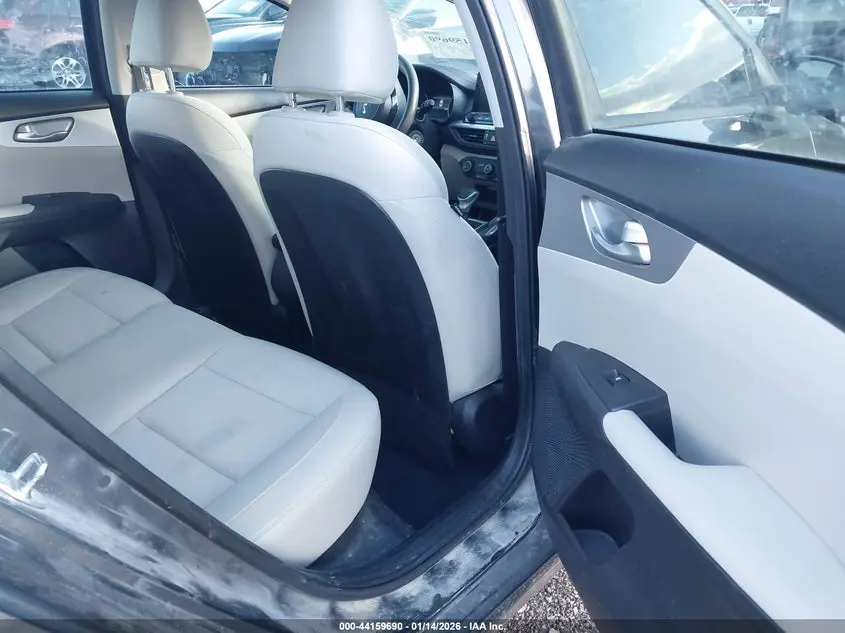 2023 KIA FORTE LXS