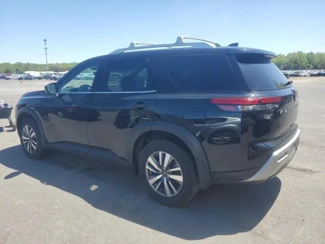 2024 NISSAN PATHFINDER SL  