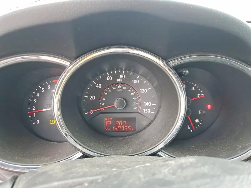 2011 KIA SORENTO LX  