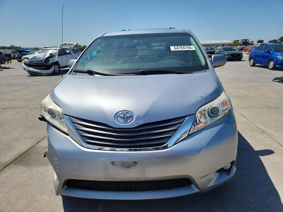 2013 TOYOTA SIENNA XLE 8-PASSENGER  